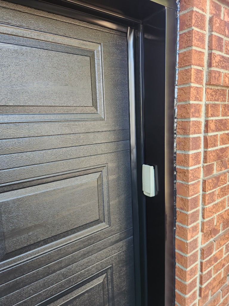Garage door jamb weatherstripping and side seal — Ottawa weather sealing